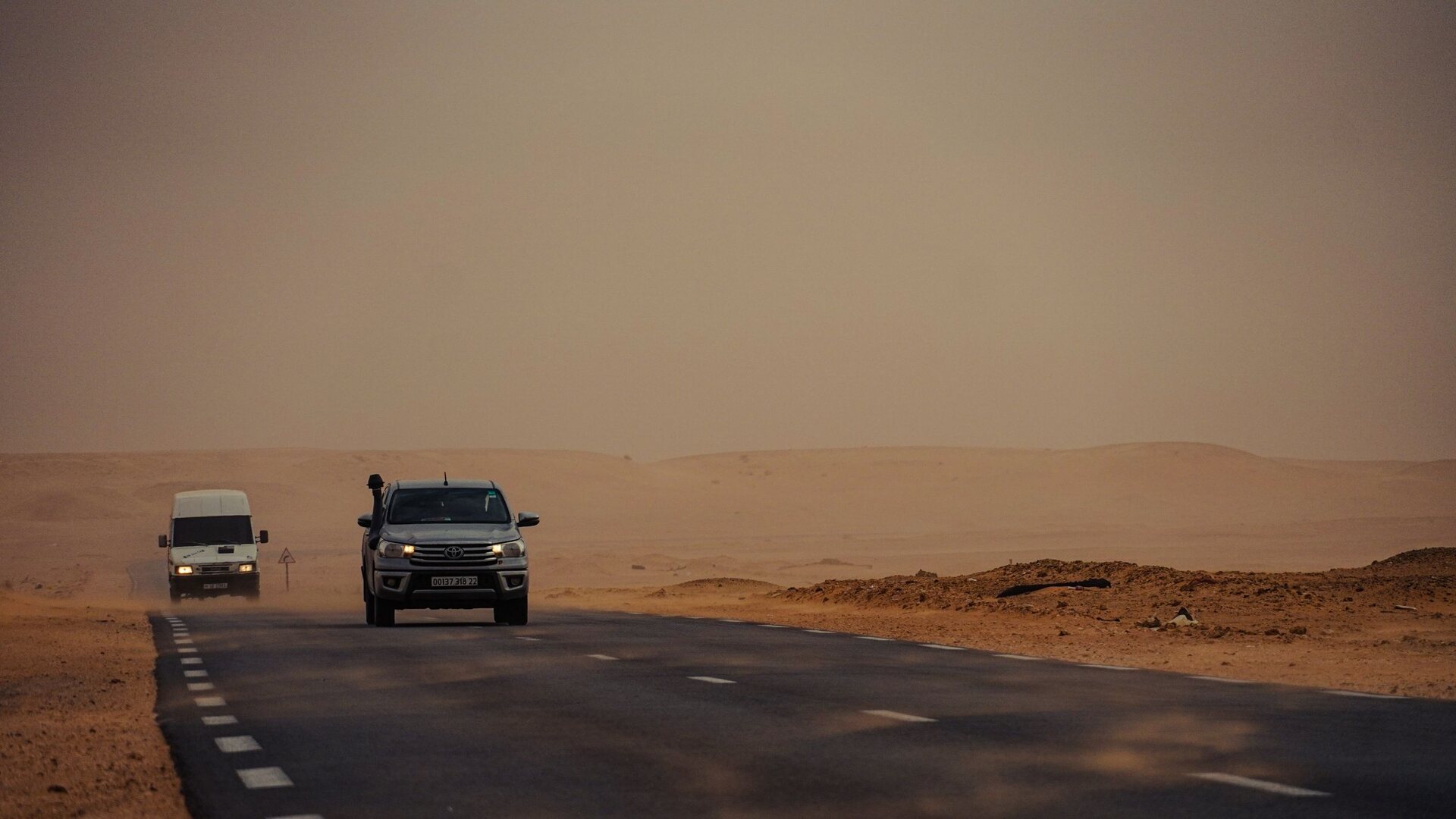 الجمارك والشحن